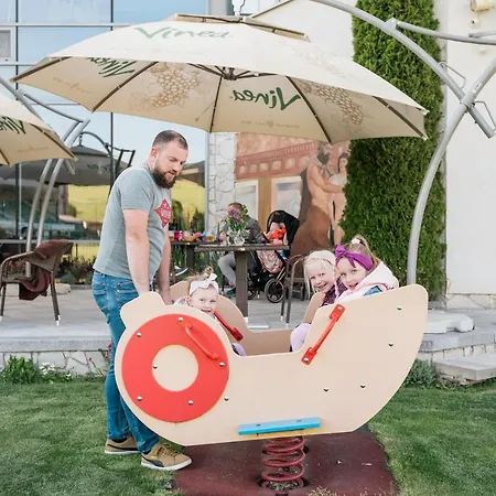 Troja Konukevi Lipany